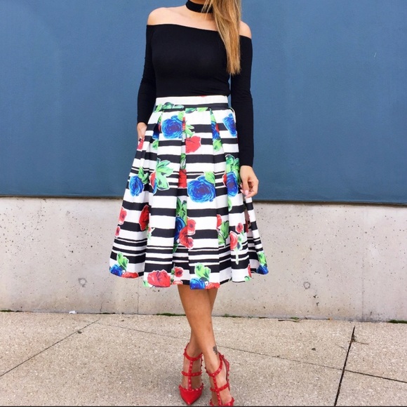 T&J Designs Dresses & Skirts - Beautiful Midi Skirt With Pockets T&J Designs Dresses & Skirts - Beautiful Midi Skirt With Pockets